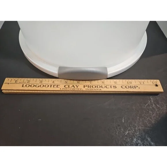 Sterilite Cake Carrier Container Domed Cover 12" Cake Pie Taker Gray Plastic - Picture 3 of 9